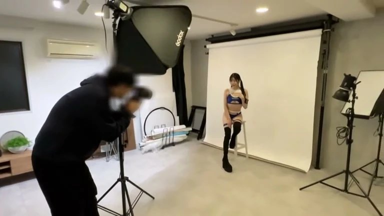 潮で精子を押し流す！有名コスプレイヤーかれん、エロコスで垂涎BODYを大胆披露！