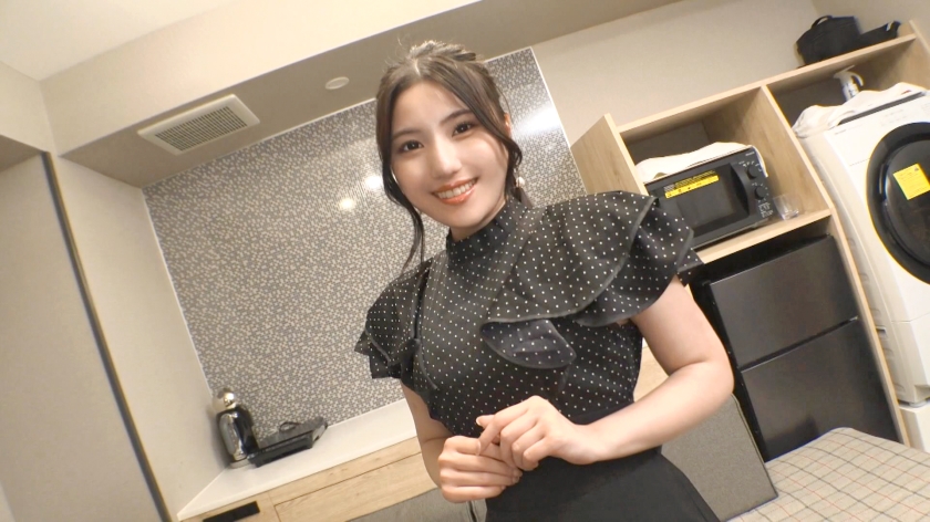 巻き髪ポニーテール女子、ナンパで大胆プレイ！パイ